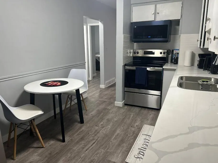 Cute Highland Park Upper B Unit Apartment Calgary