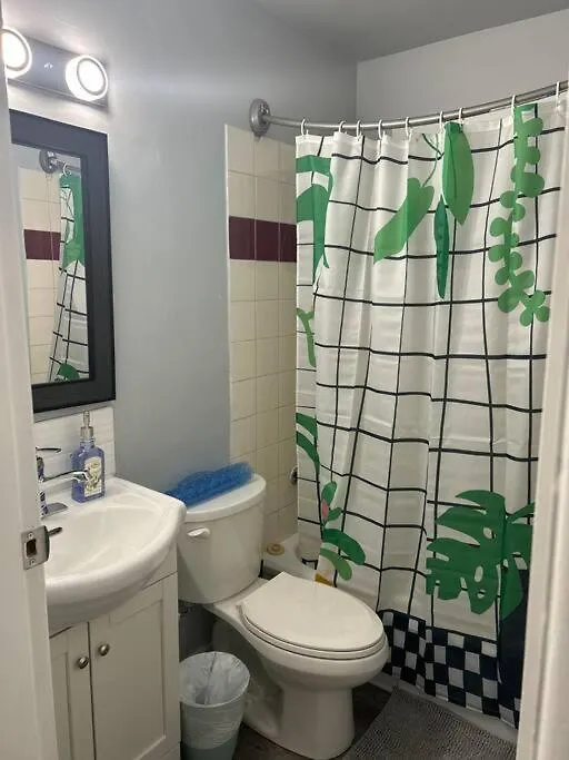 Cute Highland Park Upper B Unit Apartment Calgary 0*,